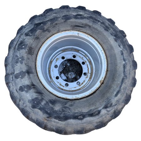 Däck på fälg 405/70r18